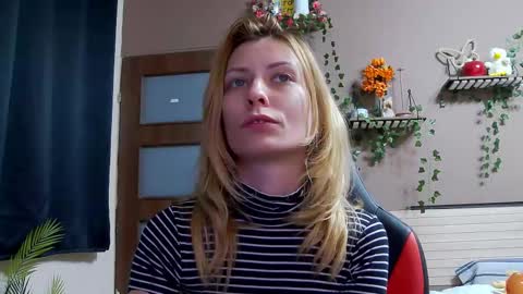 karoline121 online show from February 15, 8:27 pm