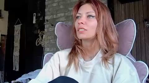 Snapshot of karoline121 chatting on June 20, 4:26 am karoline121 online show from June 20, 4:26 am