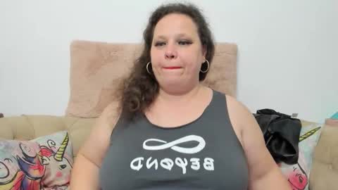 Snapshot of karolinejoyy chatting on December 4, 12:20 am KarolineJoyy online show from December 4, 12:20 am