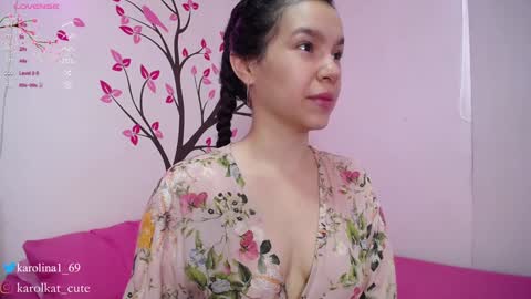 Karolina 3 online show from December 2, 1:57 pm