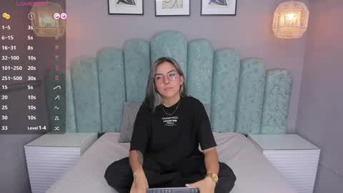 Karol Santos online show from December 15, 8:08 am
