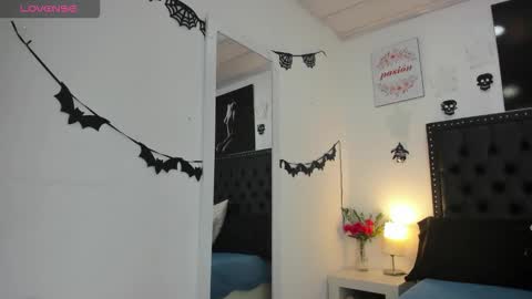 Snapshot of karolperes chatting on October 17, 7:16 pm Karol online show from October 17, 7:16 pm