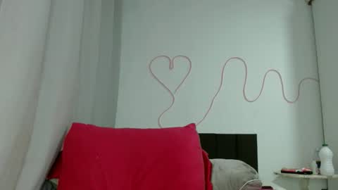 Tamires e Maicon online show from October 15, 8:31 pm