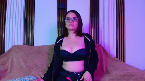 kassandra james online show from February 21, 1:45 pm