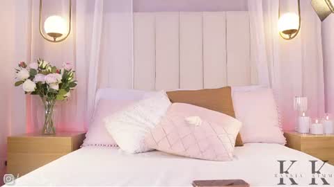 Snapshot of kassia_kim chatting on June 23, 3:59 am Kassia online show from June 23, 3:59 am