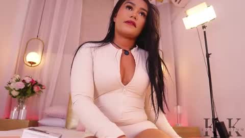 Snapshot of kassia_kim chatting on July 7, 3:53 am Kassia online show from July 7, 3:53 am