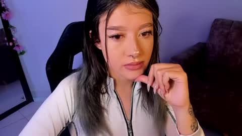 Alicia online show from May 12, 11:57 pm