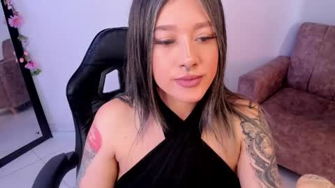 Alicia online show from May 15, 7:54 pm