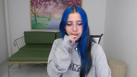 kat_eyes_ online show from February 12, 1:28 pm