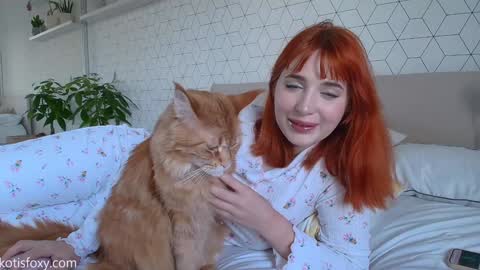 Snapshot of kat_here chatting on December 2, 1:02 pm Katya online show from December 2, 1:02 pm