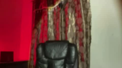 Snapshot of kat_hollandx chatting on November 13, 7:02 pm Majesty online show from November 13, 7:02 pm