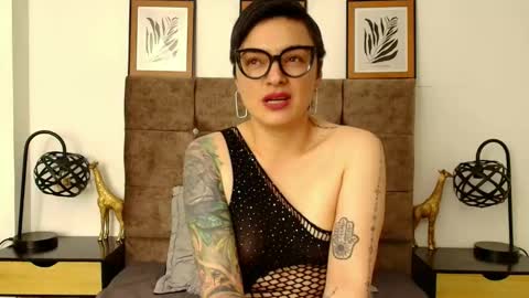 kat paradisse online show from October 25, 8:47 pm