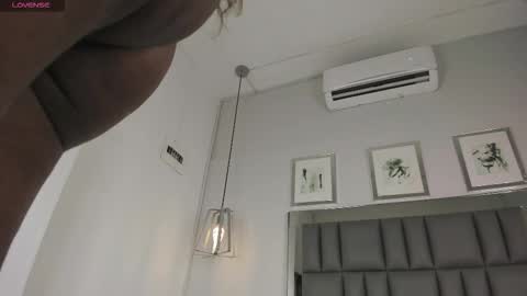 Snapshot of kataleya_west chatting on March 18, 7:28 pm kataleya_west online show from March 18, 7:28 pm