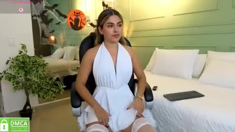 Snapshot of kataliina_18 chatting on October 24, 11:28 am Kat online show from October 24, 11:28 am