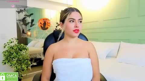 Snapshot of kataliina_18 chatting on October 28, 11:47 am Kat online show from October 28, 11:47 am