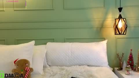 Snapshot of kataliina_18 chatting on November 28, 11:35 am Kat online show from November 28, 11:35 am