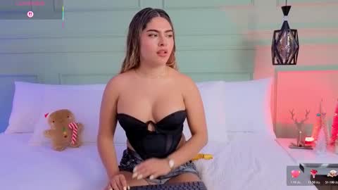 Snapshot of kataliina_18 chatting on December 15, 11:47 am Kat online show from December 15, 11:47 am