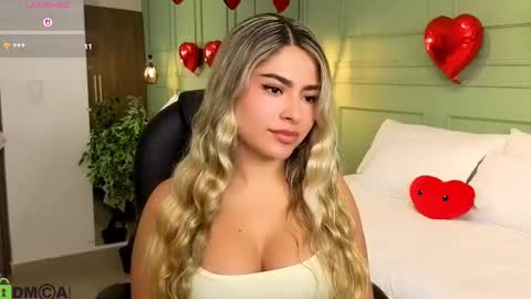 Snapshot of kataliina_18 chatting on February 7, 11:58 am Kat online show from February 7, 11:58 am