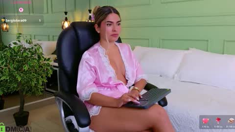 Snapshot of kataliina_18 chatting on March 5, 11:39 am Kat online show from March 5, 11:39 am