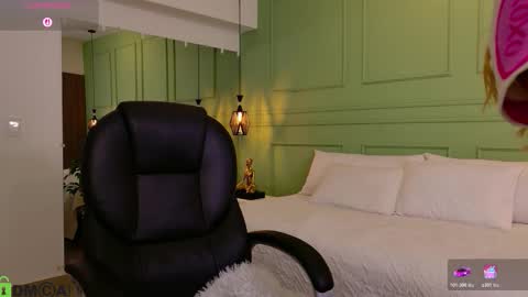 Snapshot of kataliina_18 chatting on March 19, 11:47 am Kat online show from March 19, 11:47 am