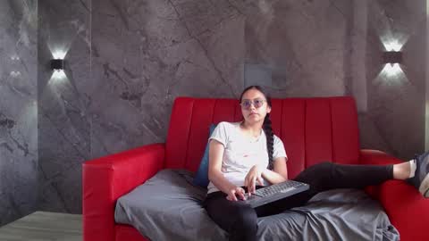 Katalina online show from February 12, 1:39 pm