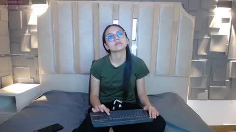 Katalina online show from March 6, 2:02 pm