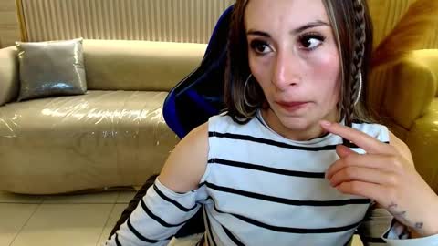 Katalina  online show from February 5, 3:00 am