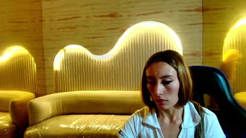 Katalina  online show from May 17, 12:34 pm