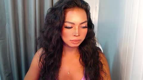 IVY JANE online show from April 14, 12:11 pm