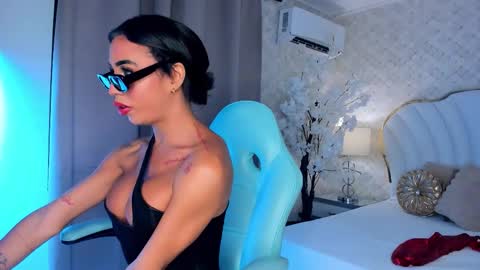 Kata Millants online show from September 19, 5:53 am