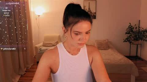 kate124680 online show from May 16, 10:08 pm