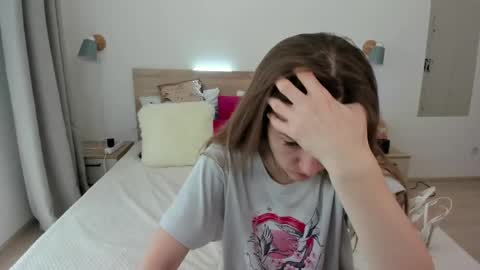 kate_redgar online show from May 13, 8:23 am