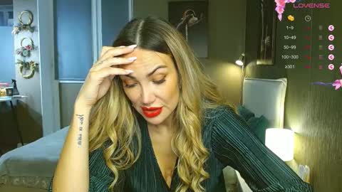 Snapshot of kate_space chatting on November 12, 8:52 pm Therapist online show from November 12, 8:52 pm