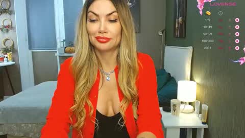 Snapshot of kate_space chatting on December 19, 11:12 pm Therapist online show from December 19, 11:12 pm