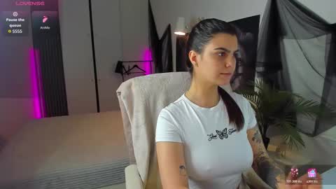 Kate online show from February 2, 9:35 pm