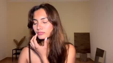 Snapshot of katedami chatting on February 19, 5:38 pm Kate Dami online show from February 19, 5:38 pm