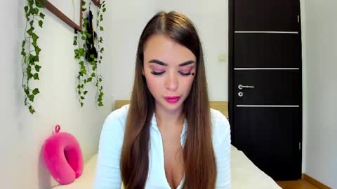 Snapshot of katekanexxx chatting on October 5, 2:15 pm Kate new profile same me undercostruction online show from October 5, 2:15 pm