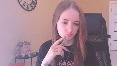 katekayer online show from September 18, 8:38 am