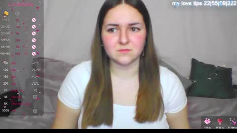 Snapshot of katelyn_sweety chatting on February 8, 1:22 am Katelyn online show from February 8, 1:22 am