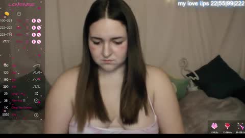 Snapshot of katelyn_sweety chatting on February 11, 12:17 am Katelyn online show from February 11, 12:17 am