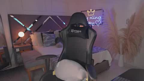  Kate Owens  online show from November 4, 10:58 am