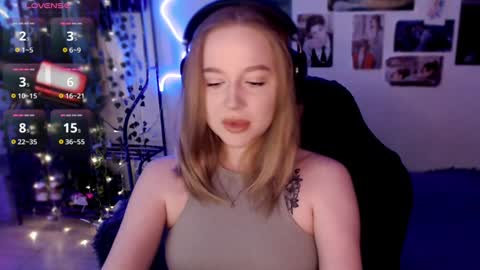 Snapshot of katerinaxvold chatting on December 18, 12:10 am Lisa online show from December 18, 12:10 am