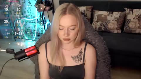 Snapshot of katerinaxvold chatting on September 15, 9:59 pm Lisa online show from September 15, 9:59 pm