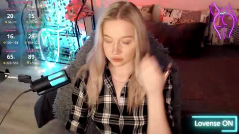 Snapshot of katerinaxvold chatting on September 16, 9:49 pm Lisa online show from September 16, 9:49 pm