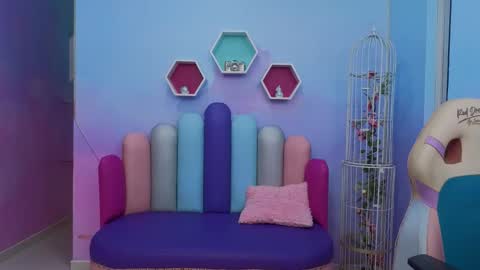 Kate Skinny  online show from January 10, 11:34 am