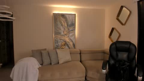 K A T E  online show from March 19, 7:34 am