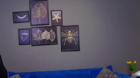 Snapshot of katewalker_ chatting on December 2, 6:21 pm Kate online show from December 2, 6:21 pm