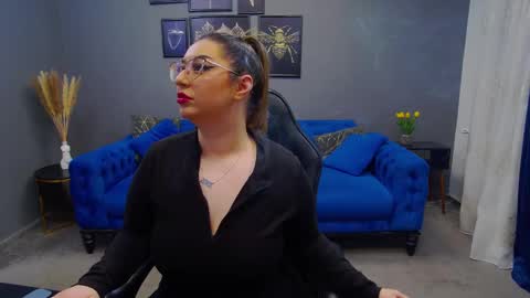 Snapshot of katewalker_ chatting on January 16, 6:37 pm Kate online show from January 16, 6:37 pm