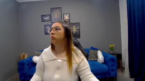 Snapshot of katewalker_ chatting on January 31, 6:14 pm Kate online show from January 31, 6:14 pm