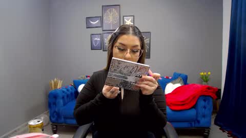 Snapshot of katewalker_ chatting on February 10, 6:03 pm Kate online show from February 10, 6:03 pm